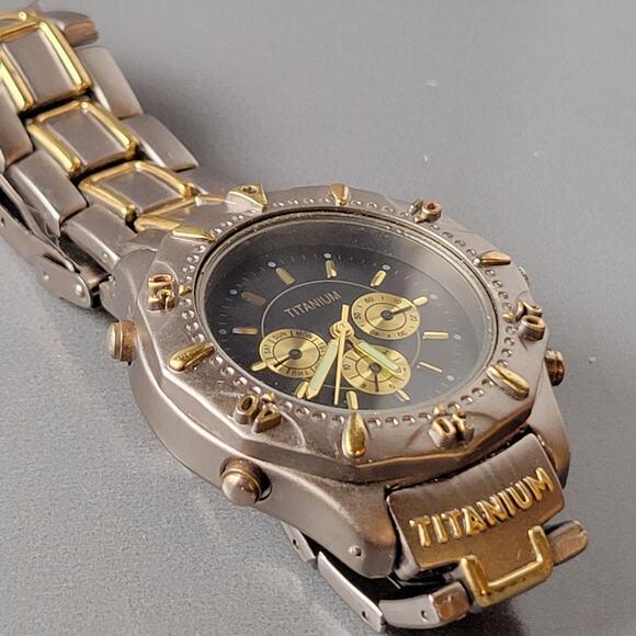 Vintage Titanium Chronograph Wristwatch - Two-Tone Band, Japan Quartz Movement - Picture 16 of 16